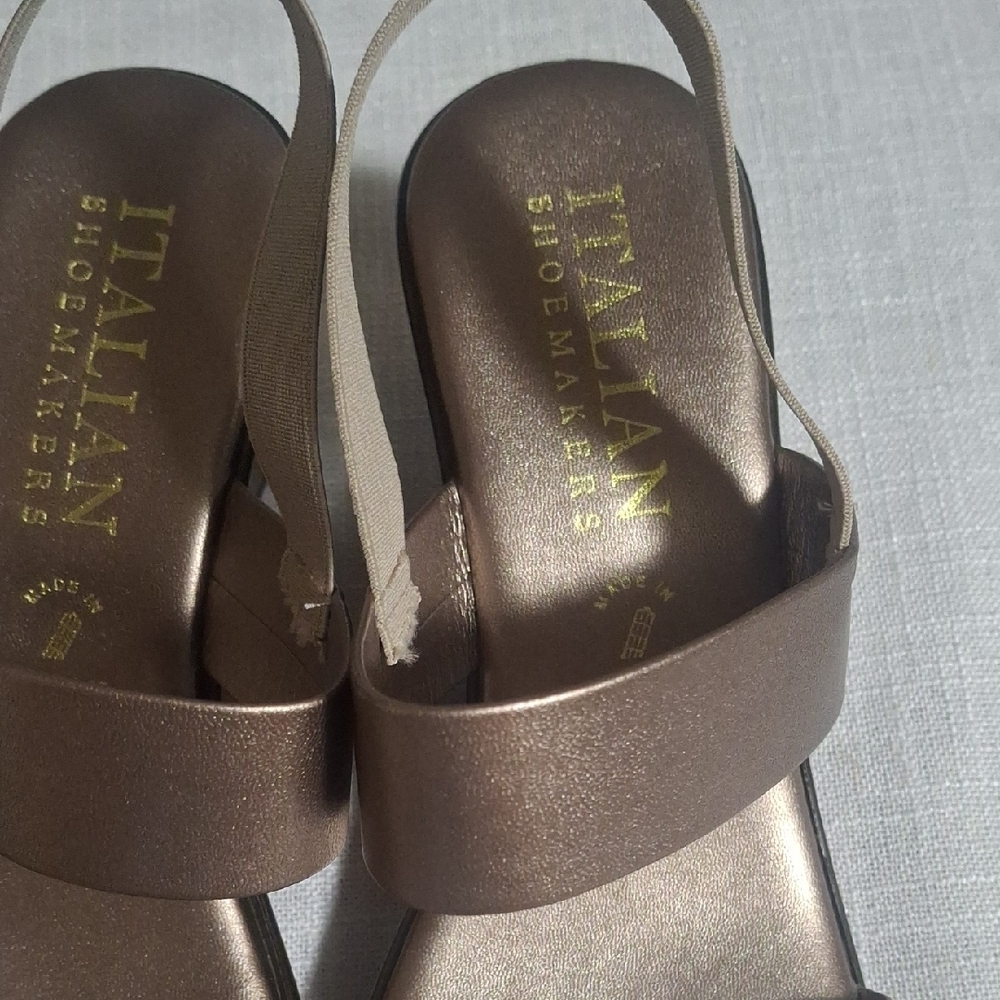 Italian Shoemakers Metallic Sandals - Picture 2 of 9